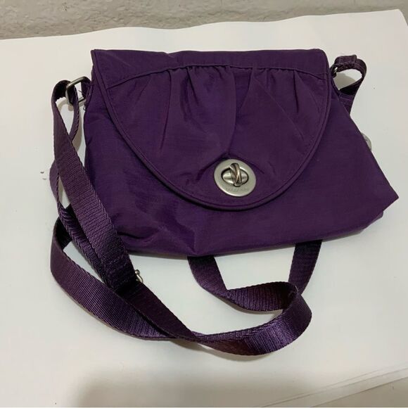 Bagallini Crossbody purple flap nylon 9”x7” - Picture 4 of 10